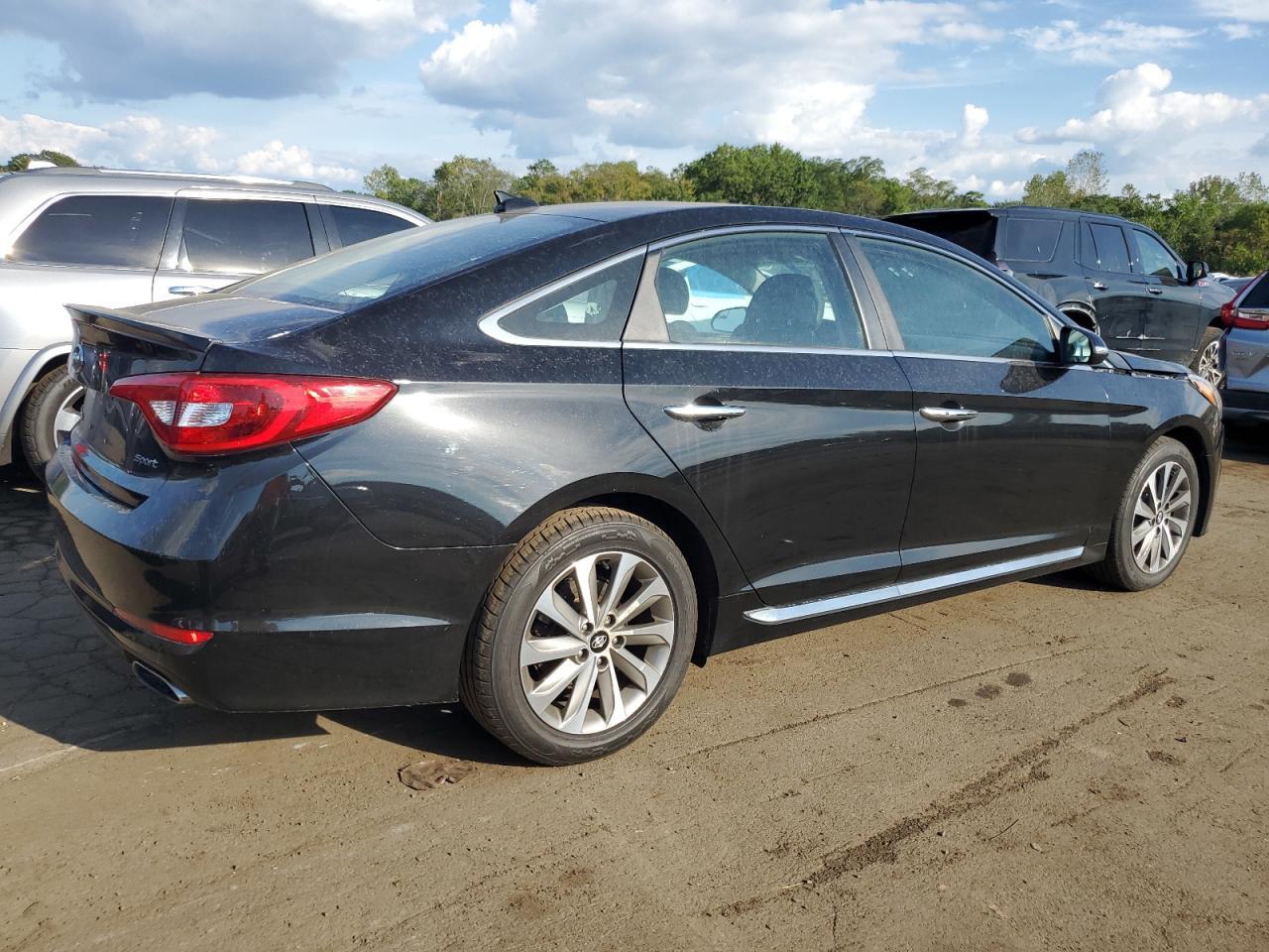 2017 Hyundai Sonata Sport - Image 3