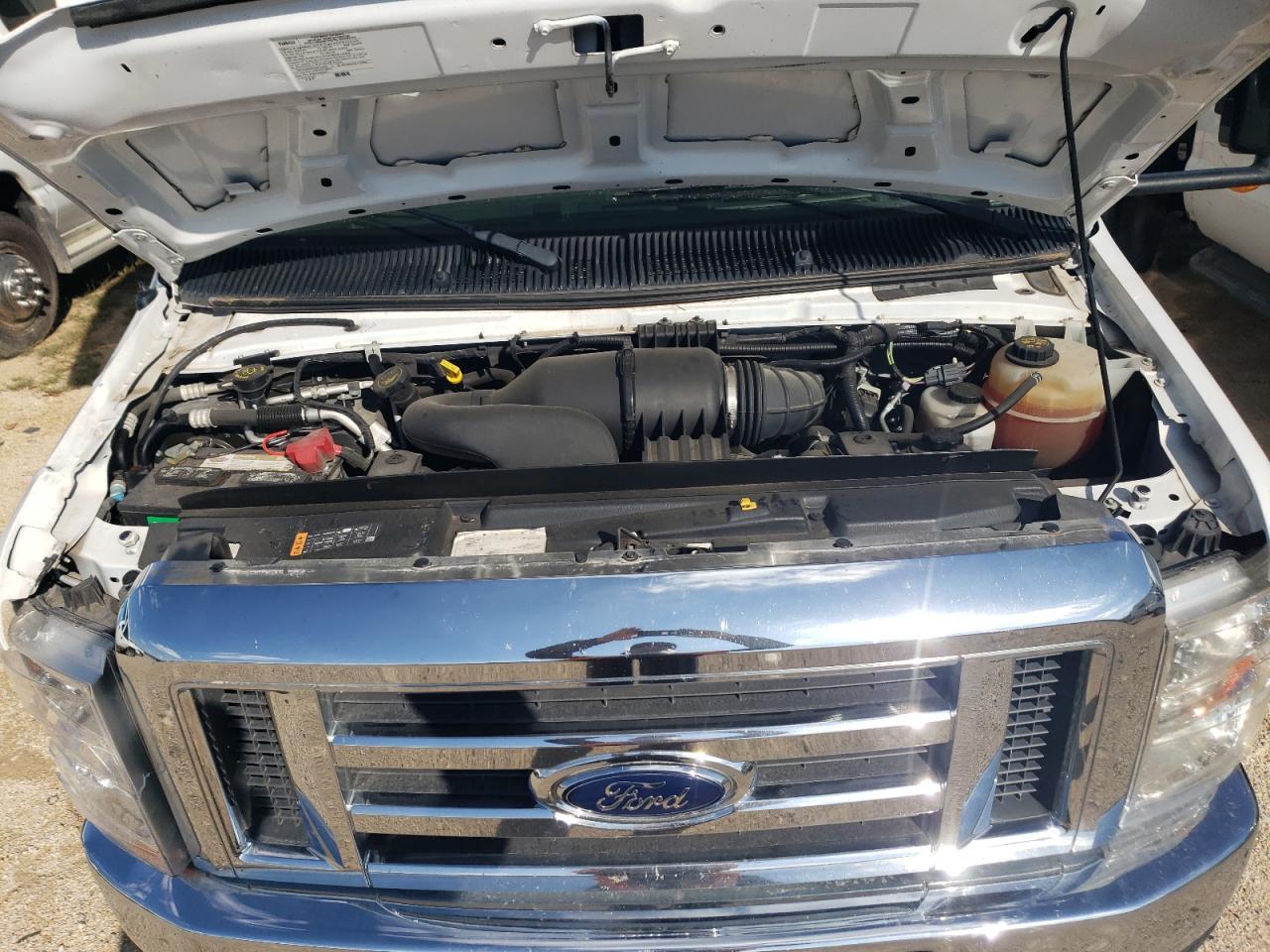 2018 Ford Econoline E450 Super Duty Cutaway Van - Фото 7