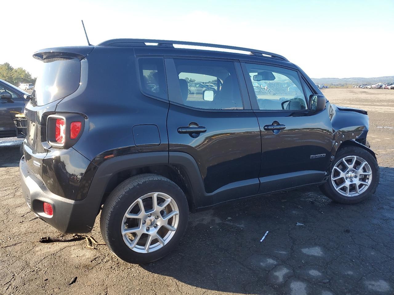 2022 Jeep Renegade Latitude - Фото 3