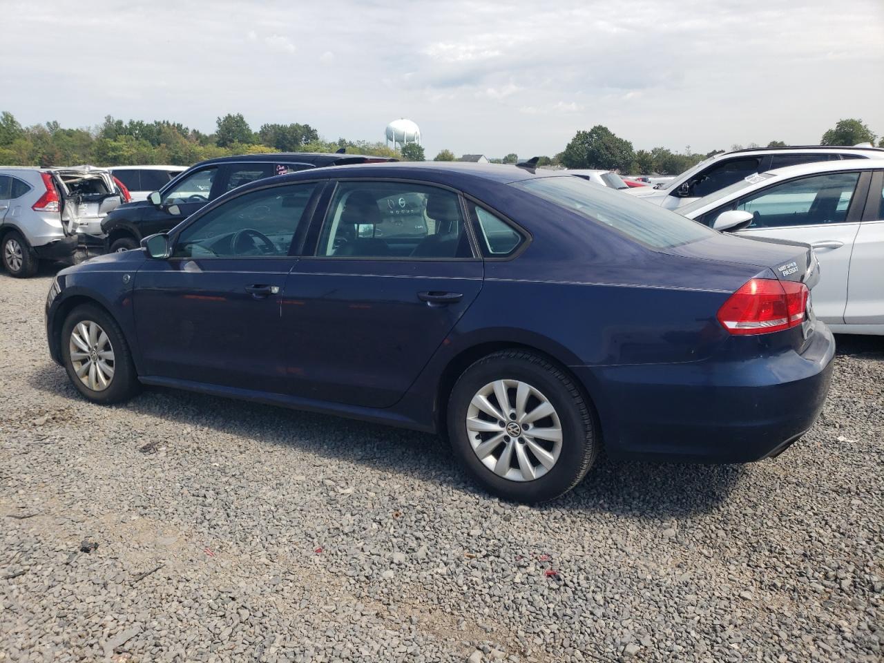 2014 Volkswagen Passat S - Фото 2