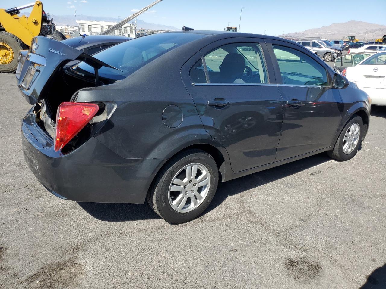 2014 Chevrolet Sonic - Фото 3