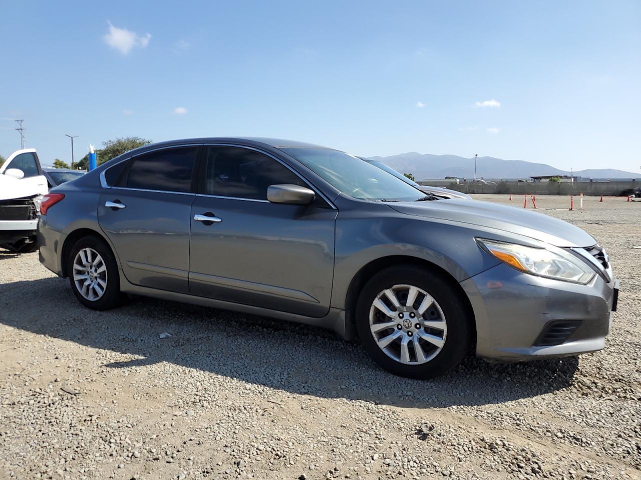 2017 Nissan Altima 2.5 - Фото 4