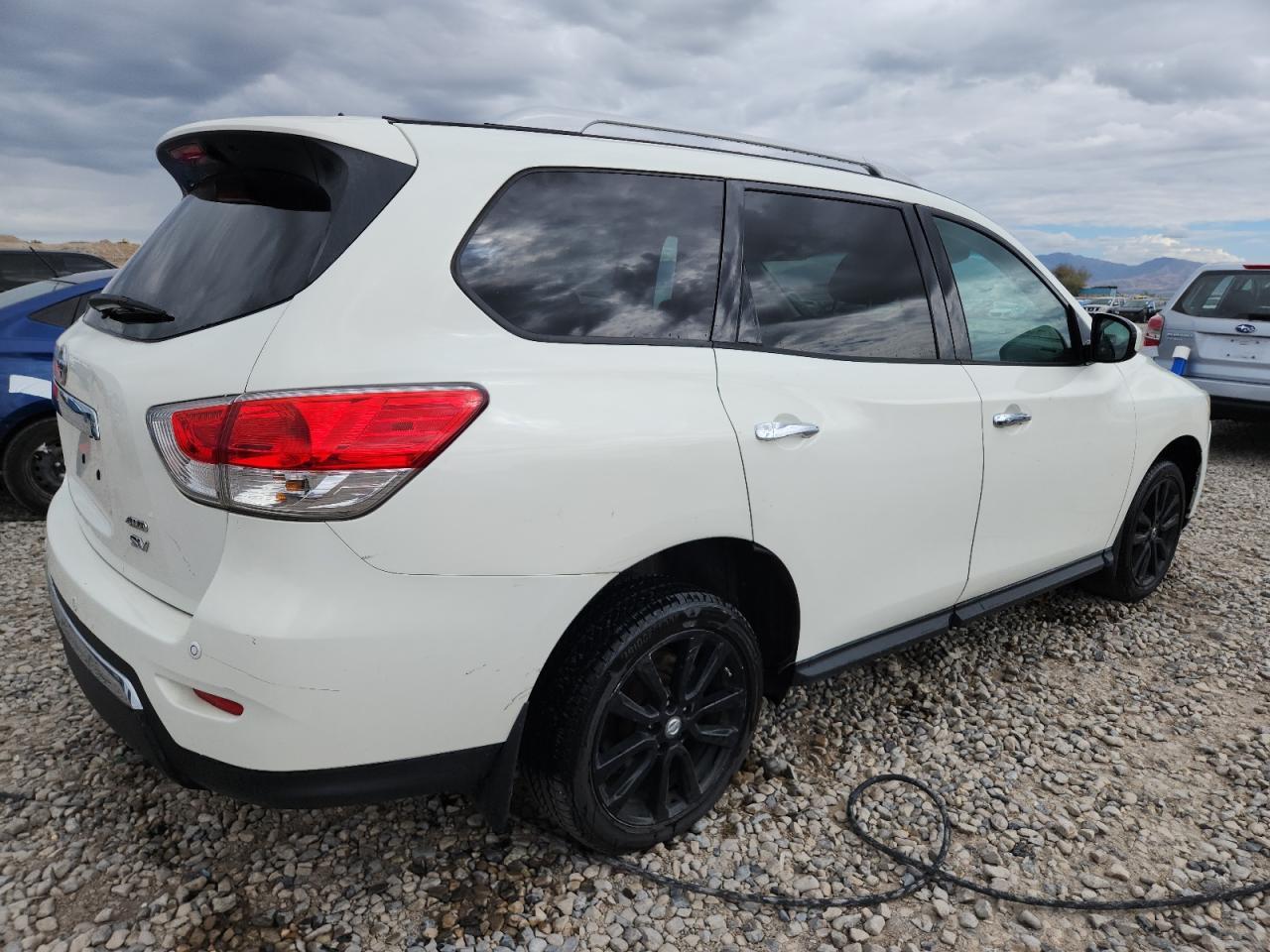 2013 Nissan Pathfinder S - Фото 3