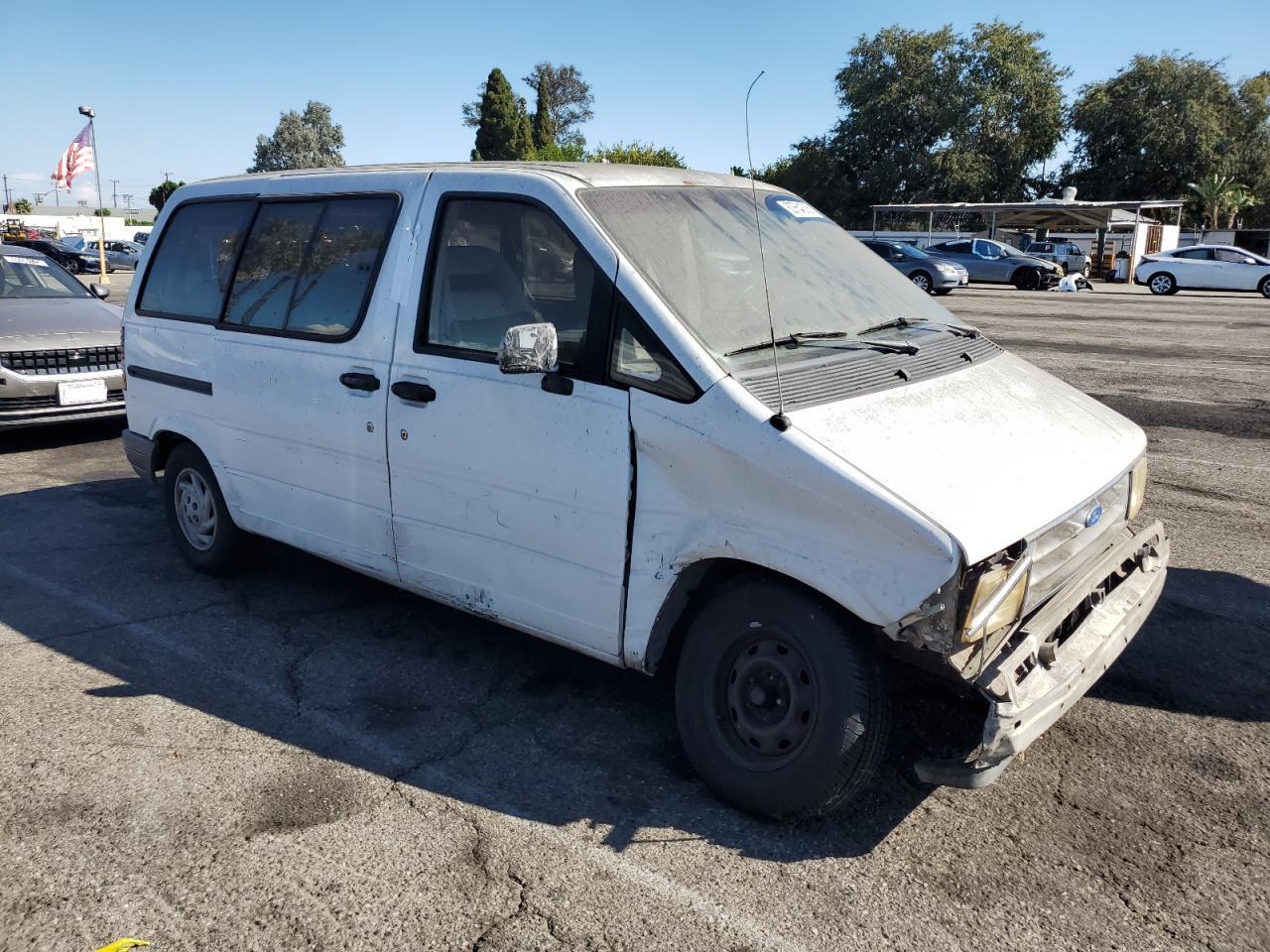 1993 Ford Aerostar - Image 4