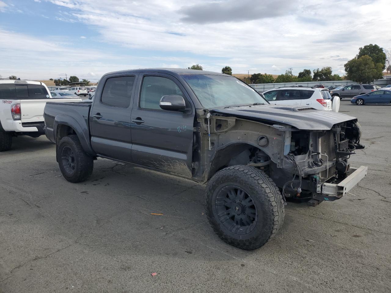 2014 Toyota Tacoma Double Cab - Image 4