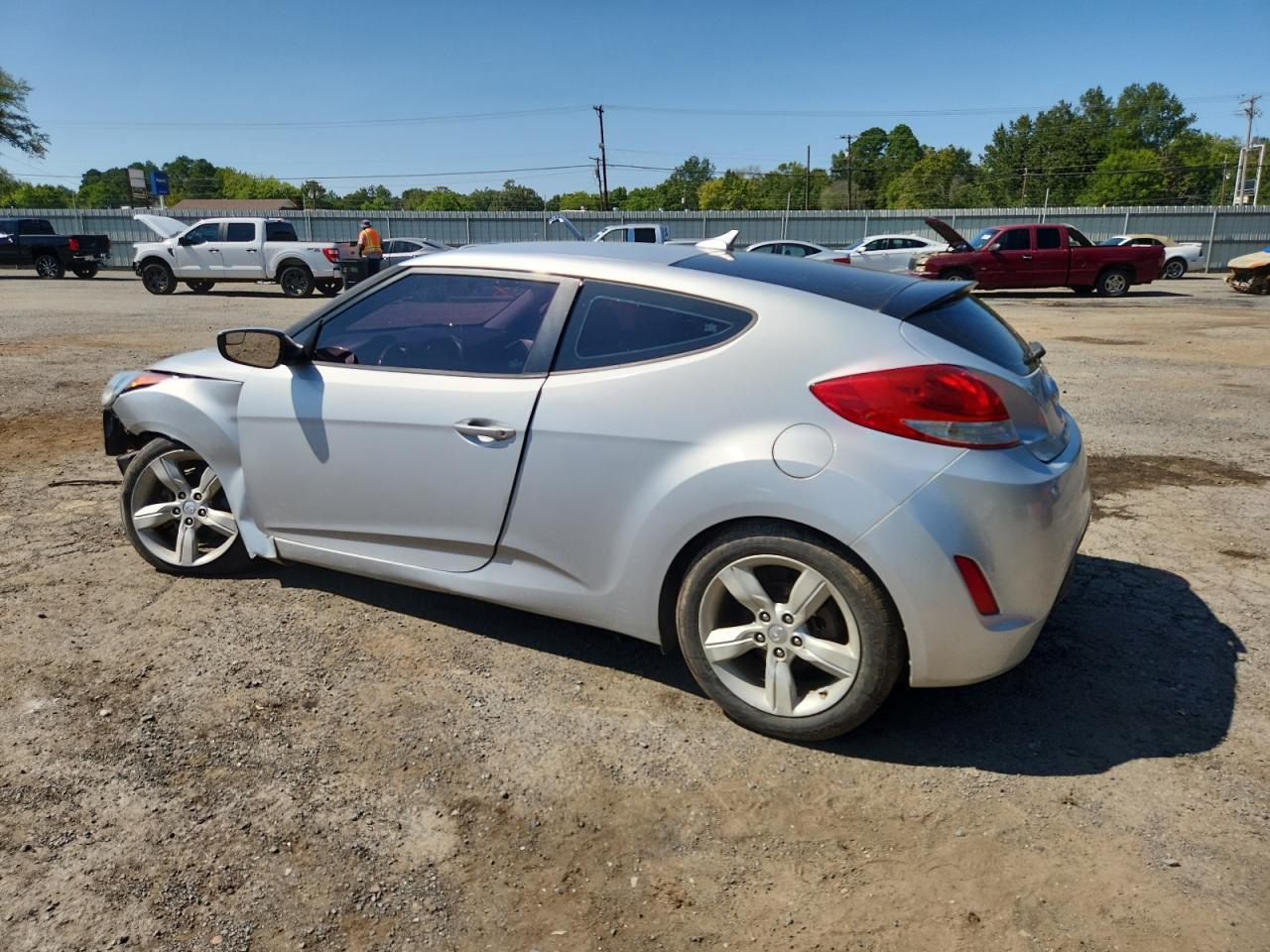 2015 Hyundai Veloster - Image 2