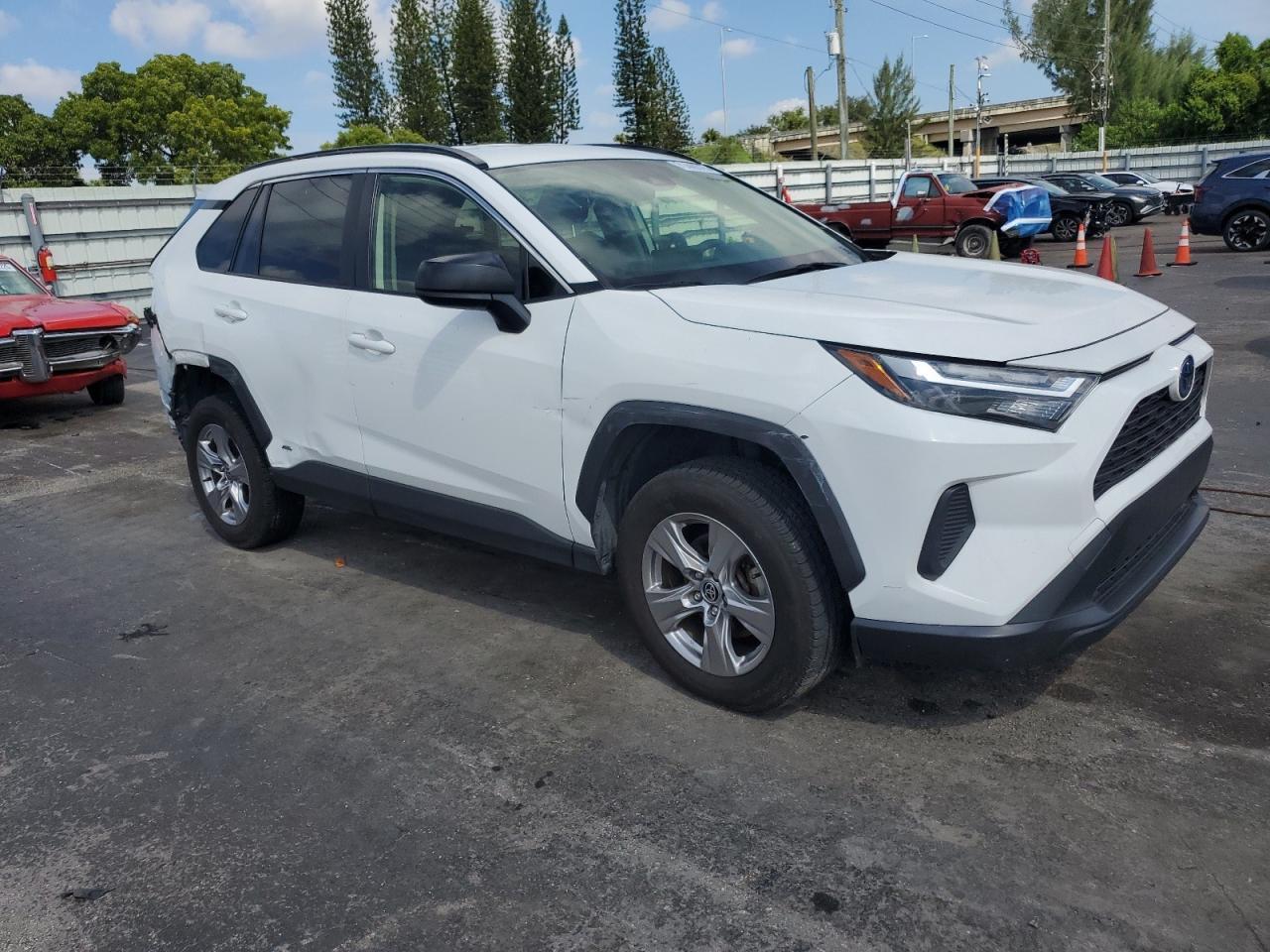 2023 Toyota Rav4 Le - Фото 4