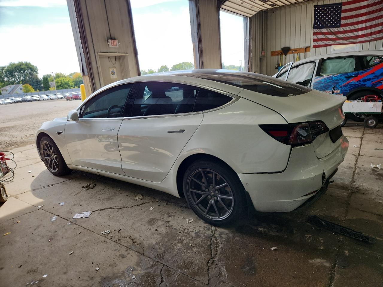 2020 Tesla Model 3 - Image 2