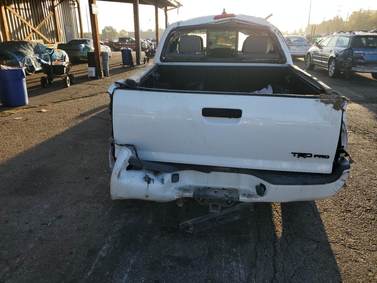 2015 Toyota Tacoma Double Cab - Фото 6