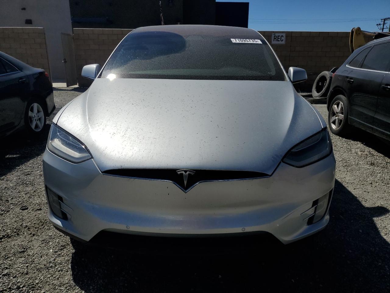 2018 Tesla Model X - Фото 5
