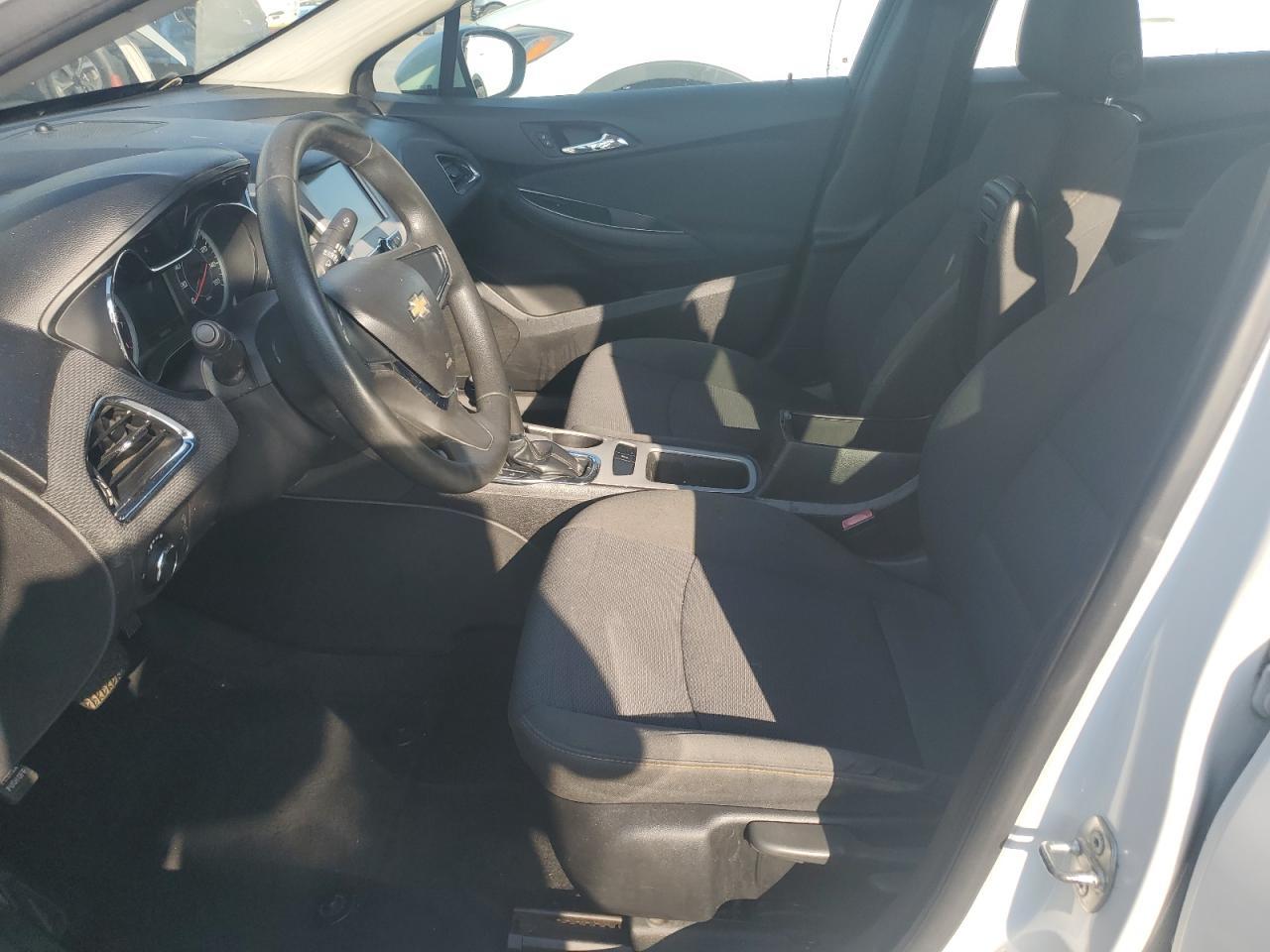 2017 Chevrolet Cruze Ls - Фото 7