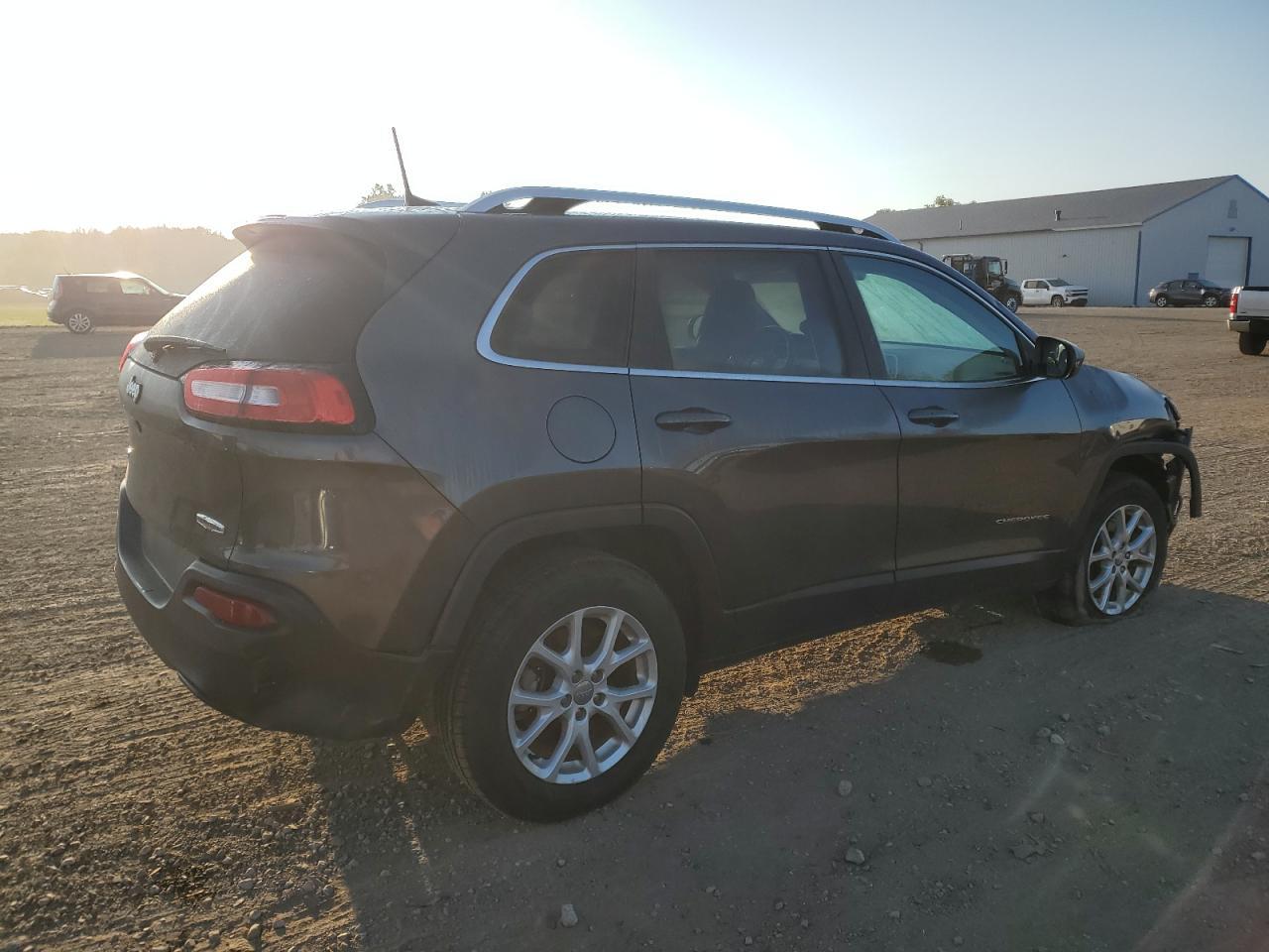 2018 Jeep Cherokee Latitude Plus - Фото 3
