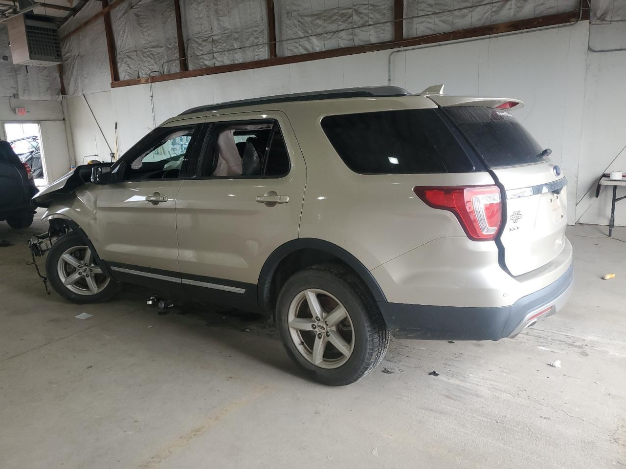 2017 Ford Explorer Xlt - Фото 2