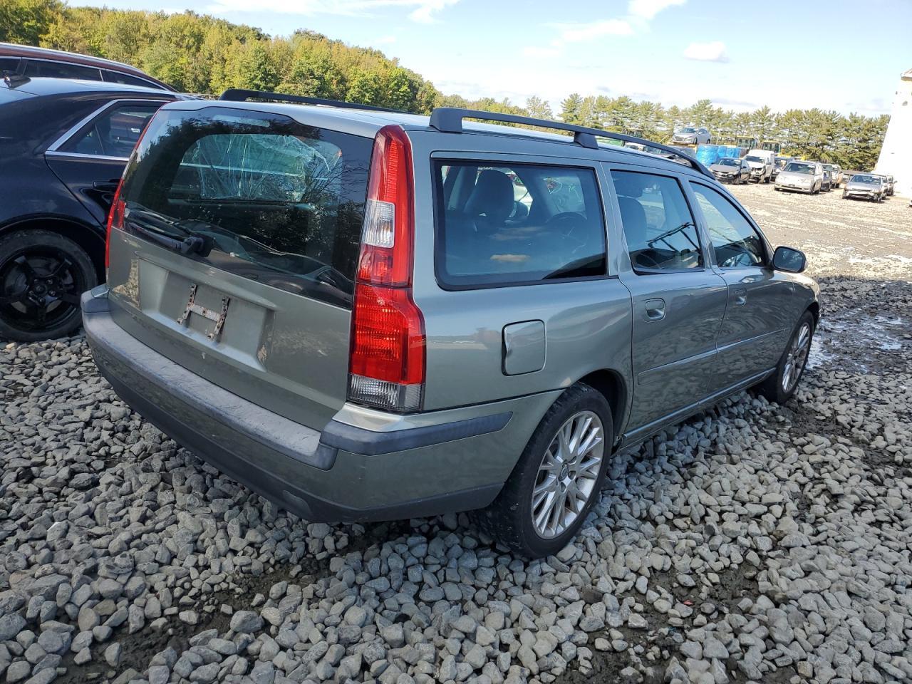 2007 Volvo V70 2.5T - Image 3