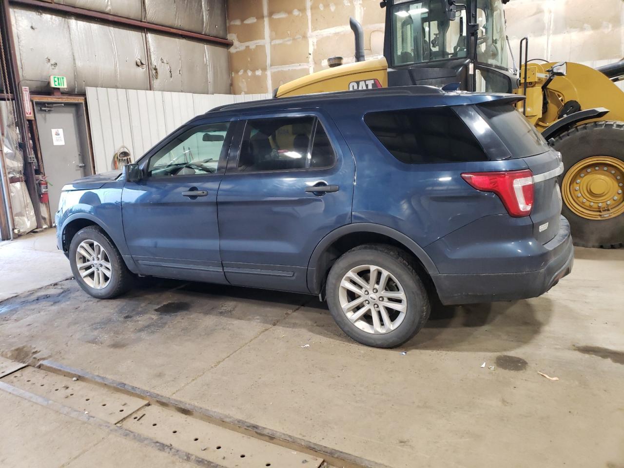 2016 Ford Explorer - Image 2