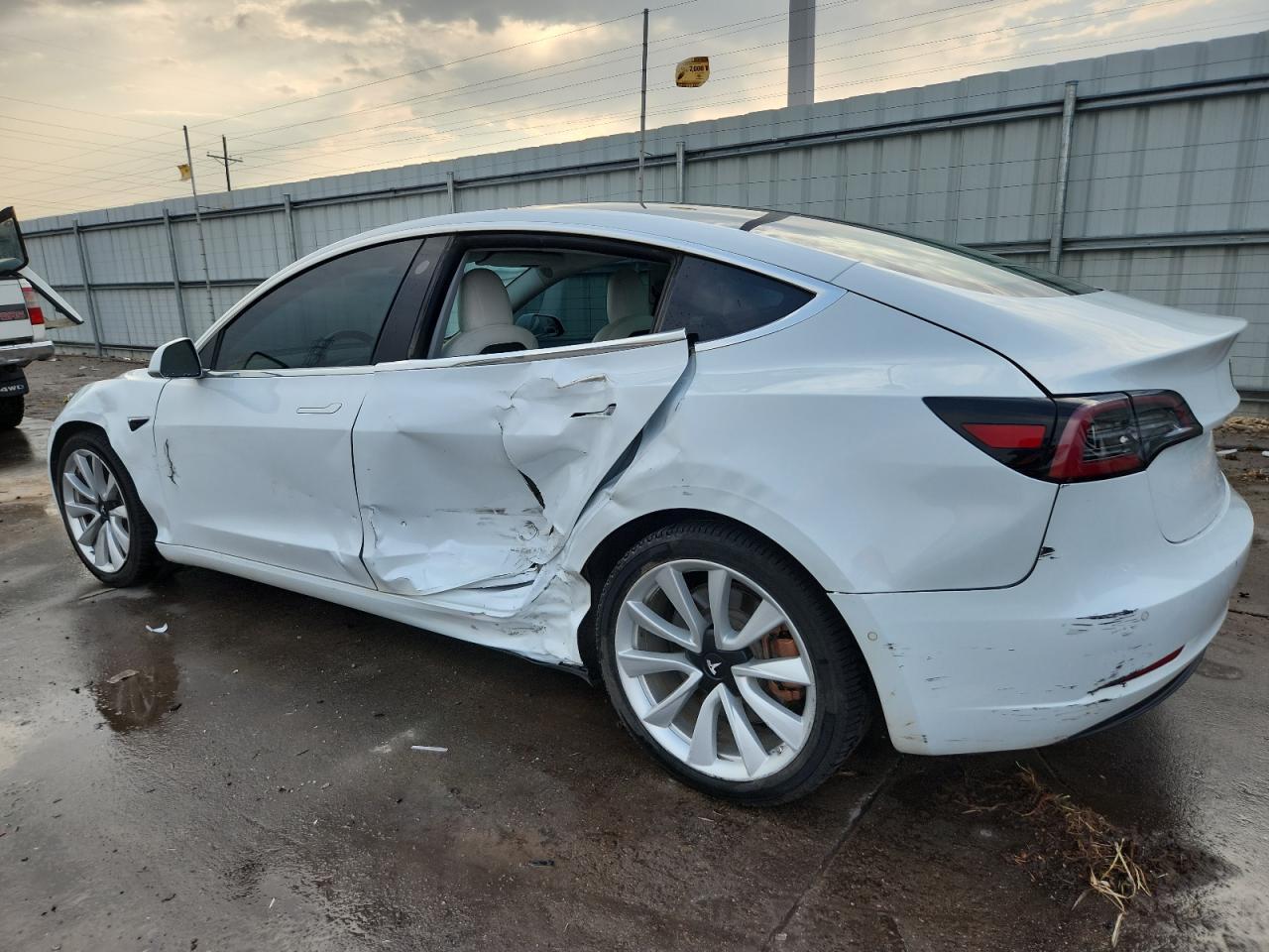 2018 Tesla Model 3 - Image 2