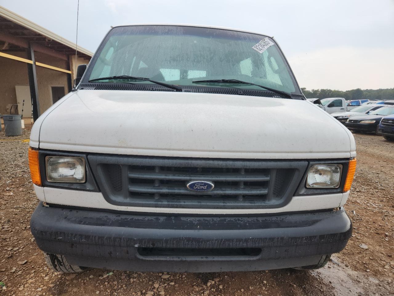 2003 Ford Econoline E350 Super Duty Van - Фото 5