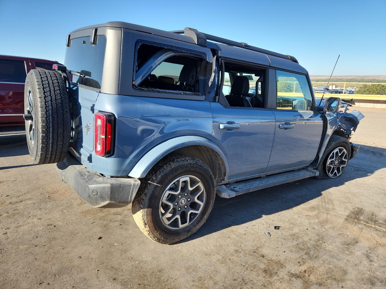2024 Ford Bronco Outer Banks - Фото 3