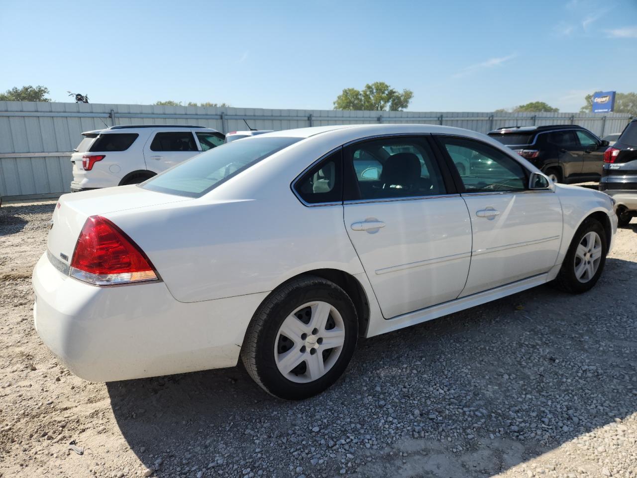 2011 Chevrolet Impala Ls - Фото 3