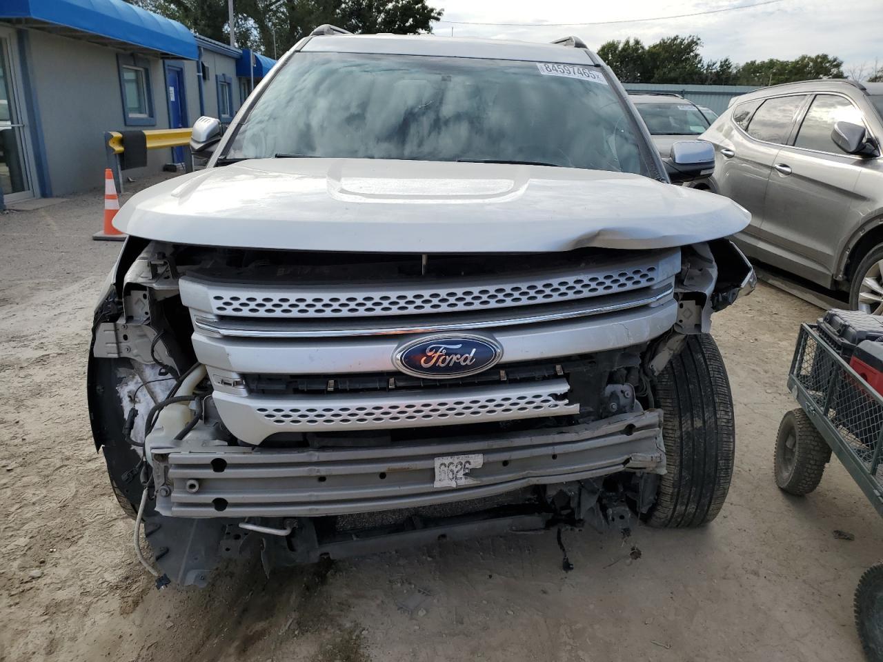 2014 Ford Explorer Limited - Image 5
