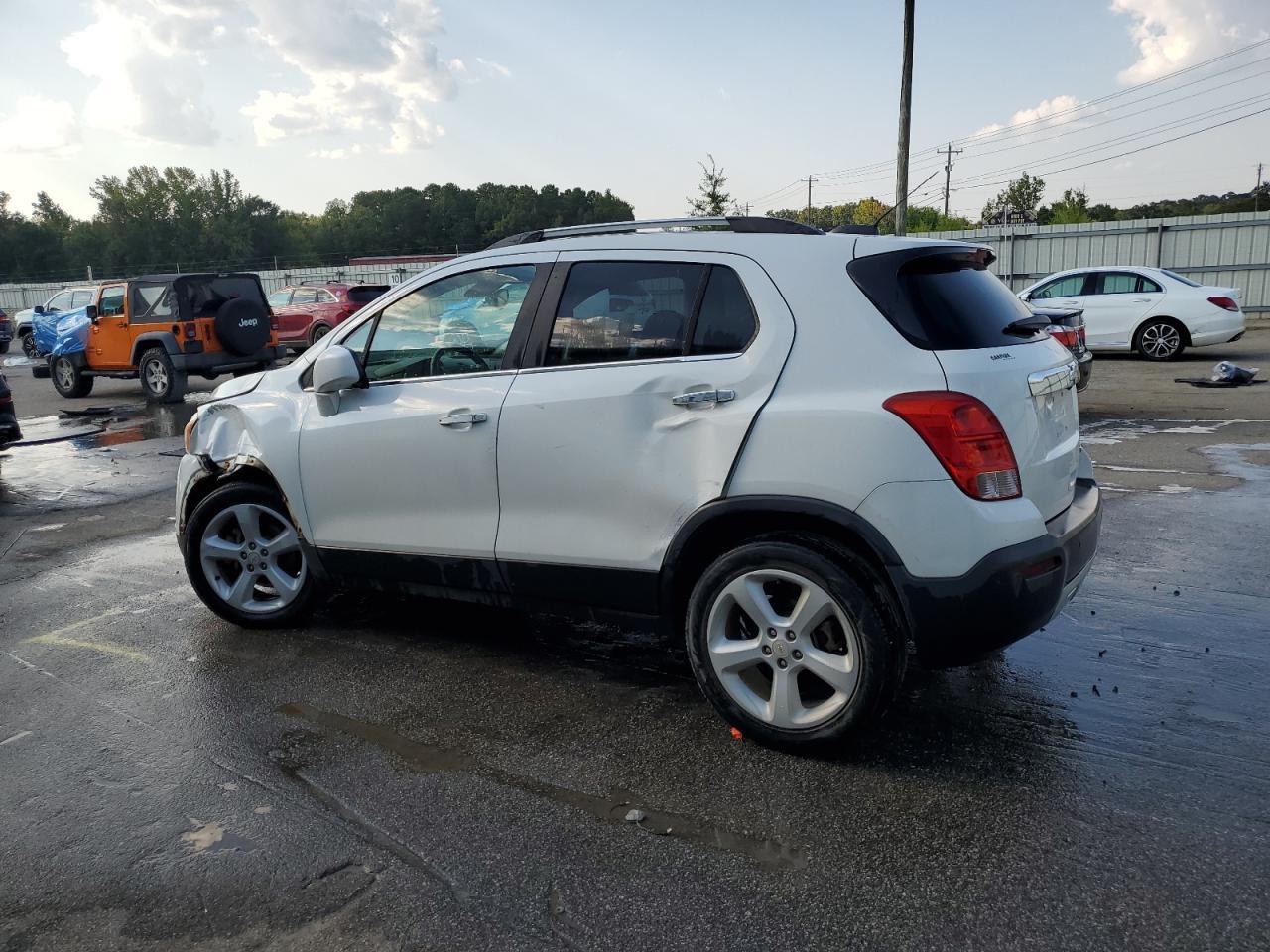 2016 Chevrolet Trax Ltz - Image 2