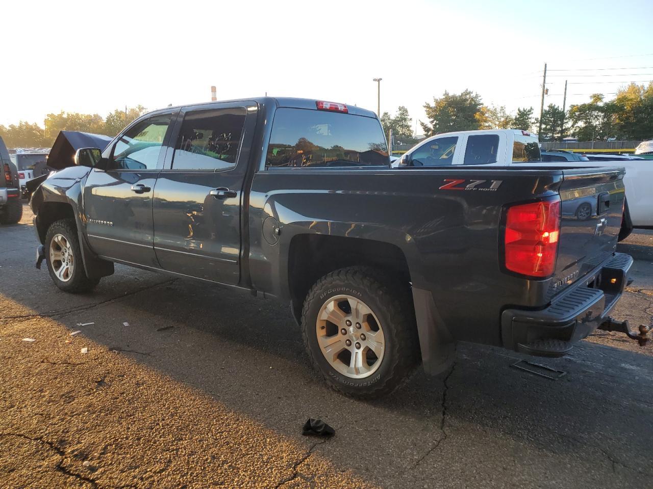 2018 Chevrolet Silverado K1500 Lt - Image 2
