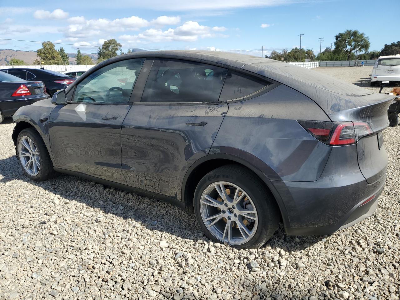 2023 Tesla Model Y - Image 2