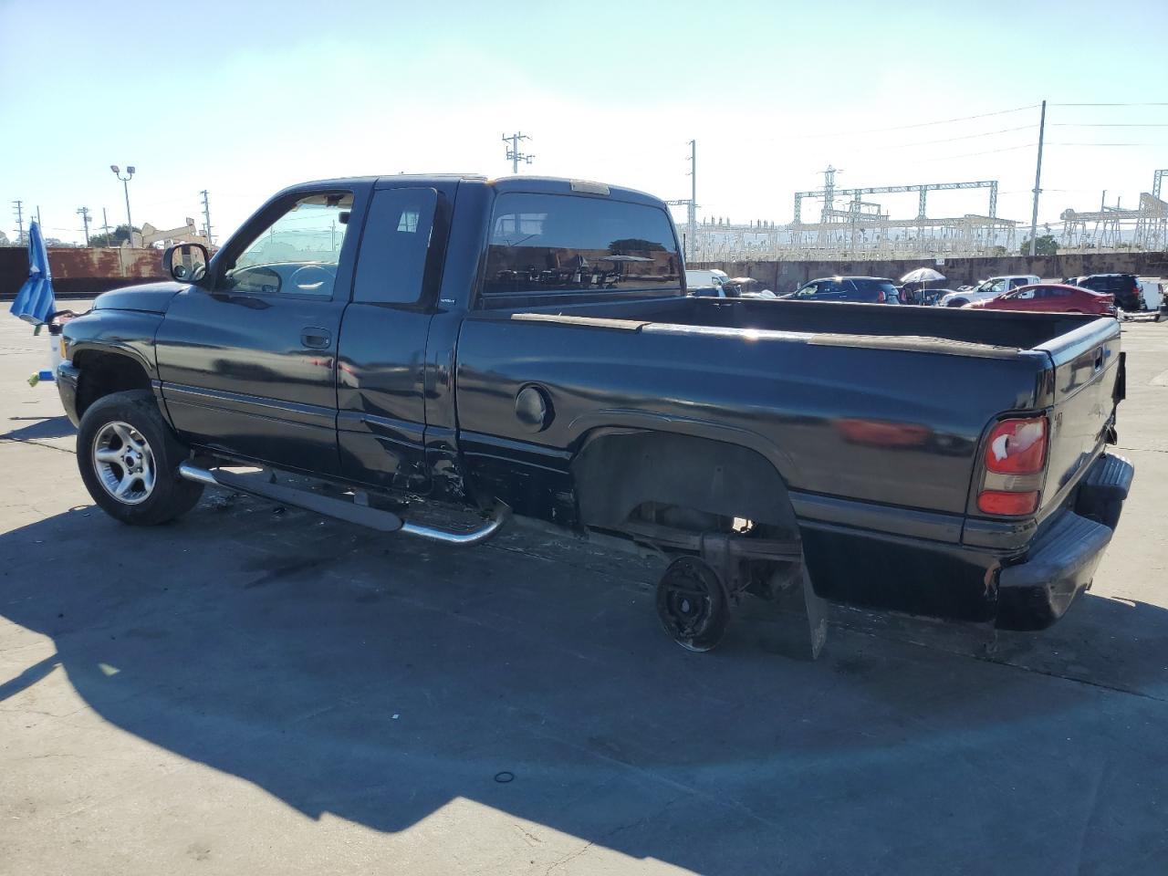 2001 Dodge Ram 1500 - Фото 2