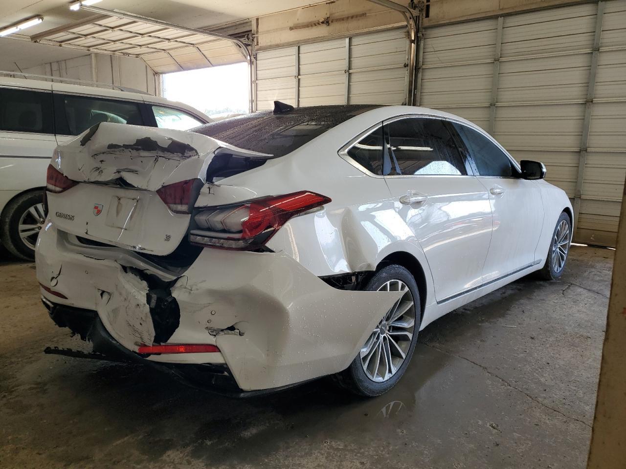 2016 Hyundai Genesis 3.8L - Фото 3