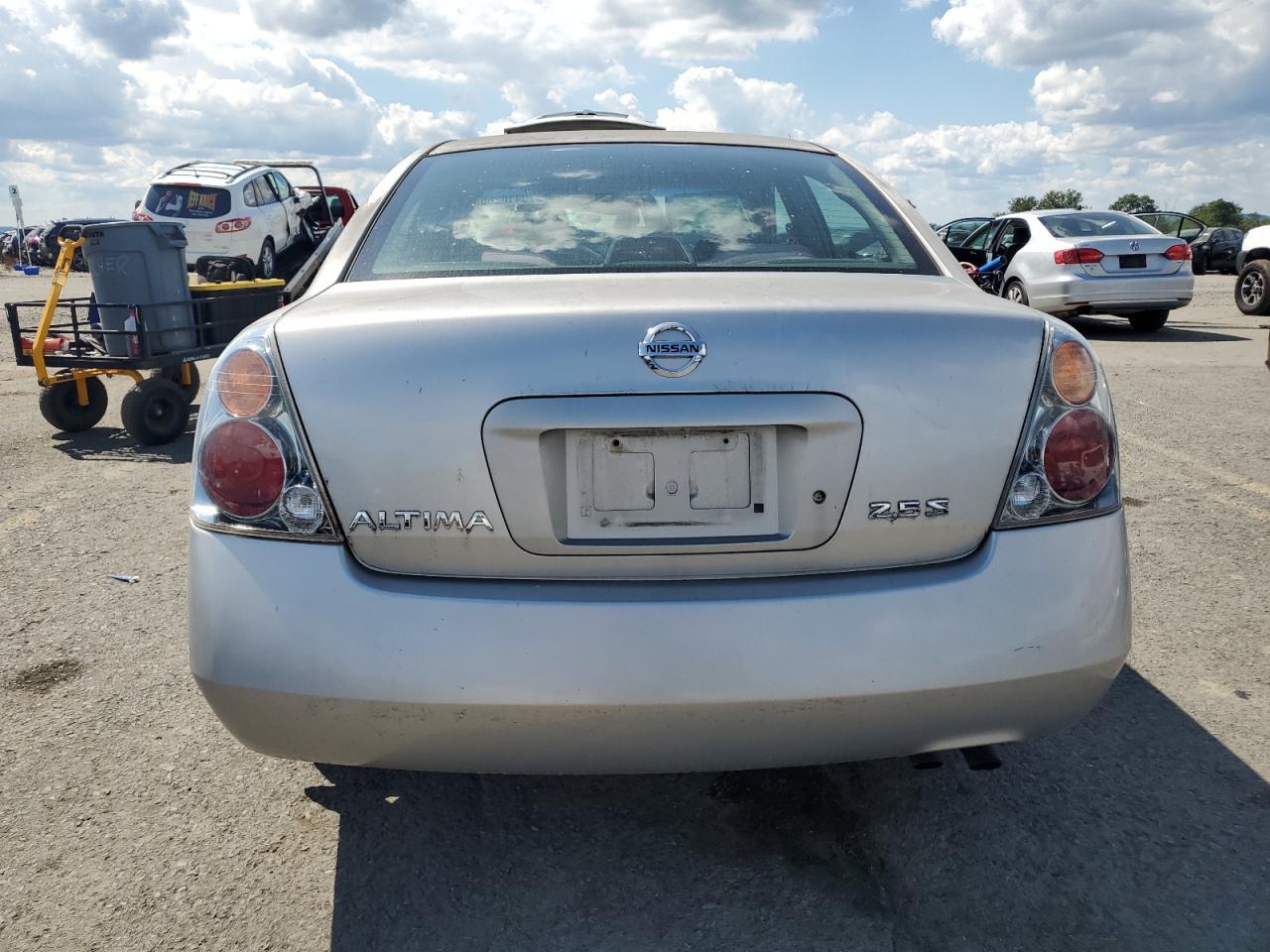 2004 Nissan Altima - Image 6