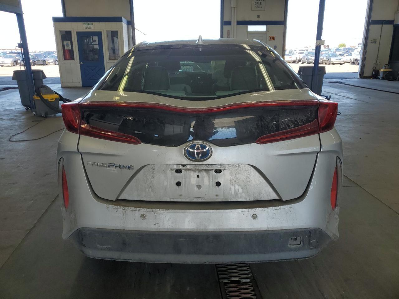 2017 Toyota Prius Prime - Фото 6