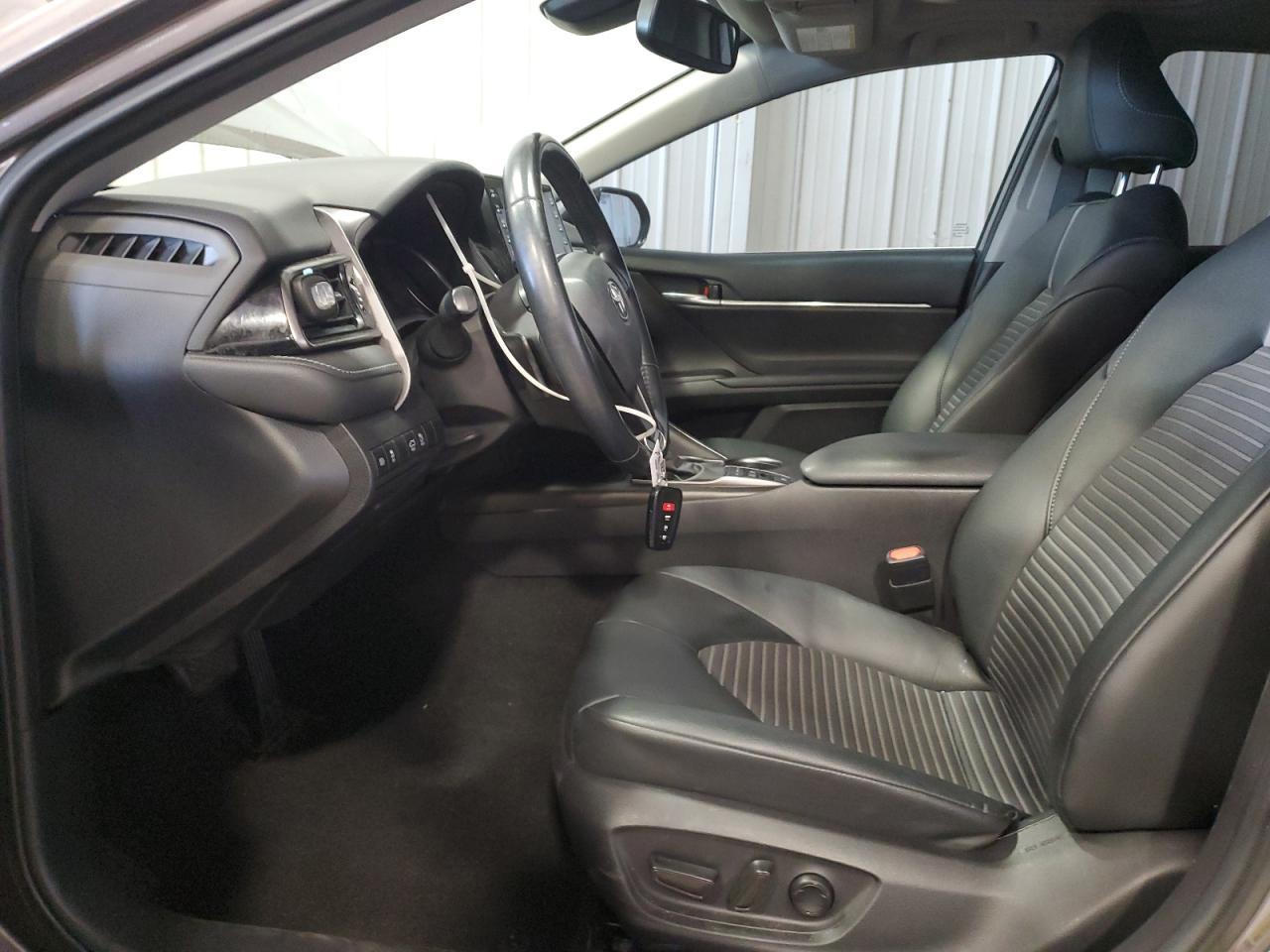 2021 Toyota Camry Hybrid Se - Image 7