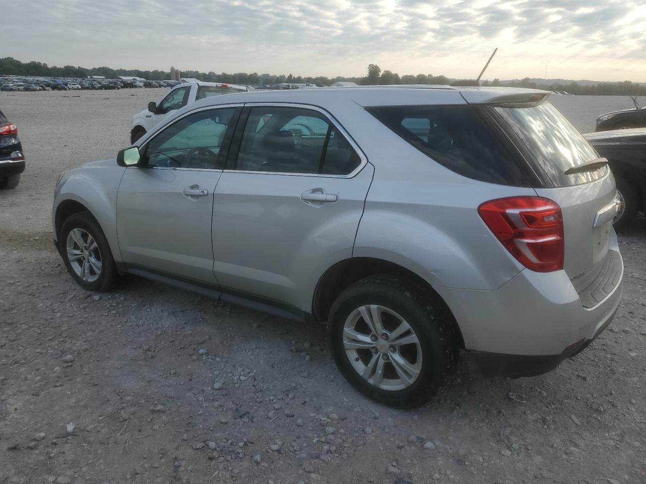 2017 Chevrolet Equinox Ls - Image 2