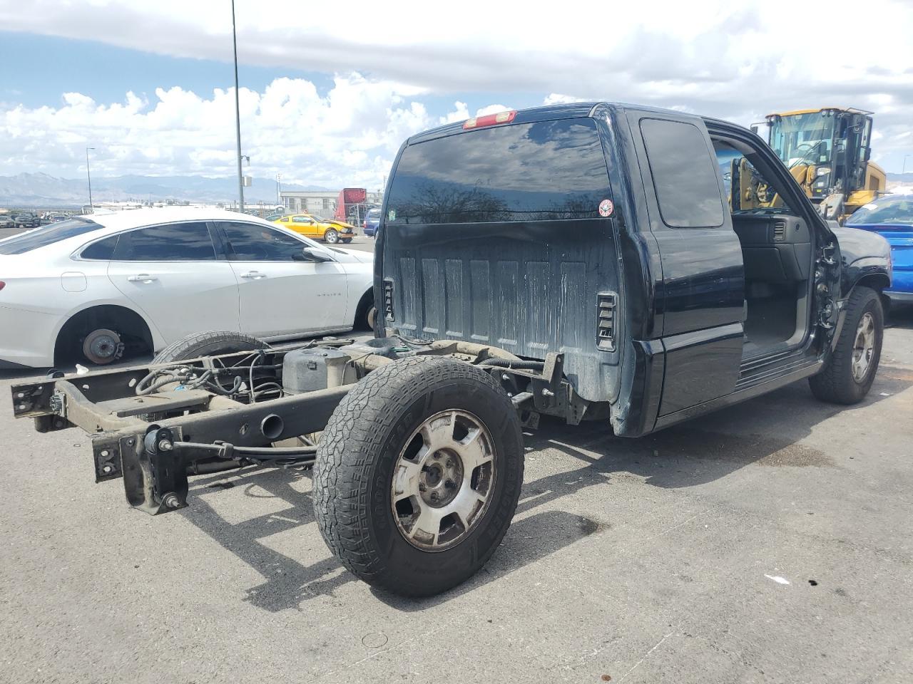 2005 Chevrolet Silverado Ss - Image 3