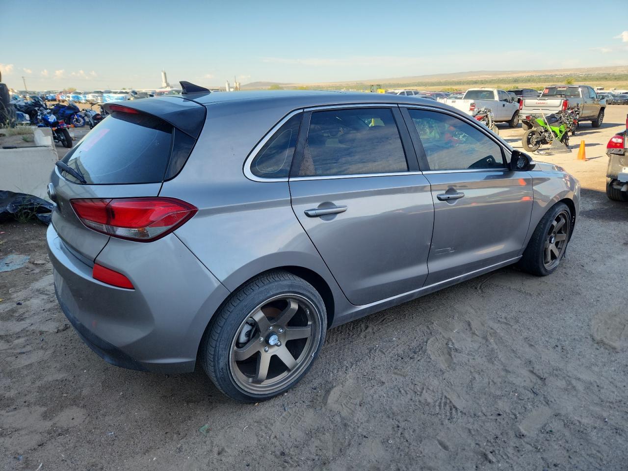 2020 Hyundai Elantra Gt - Фото 3