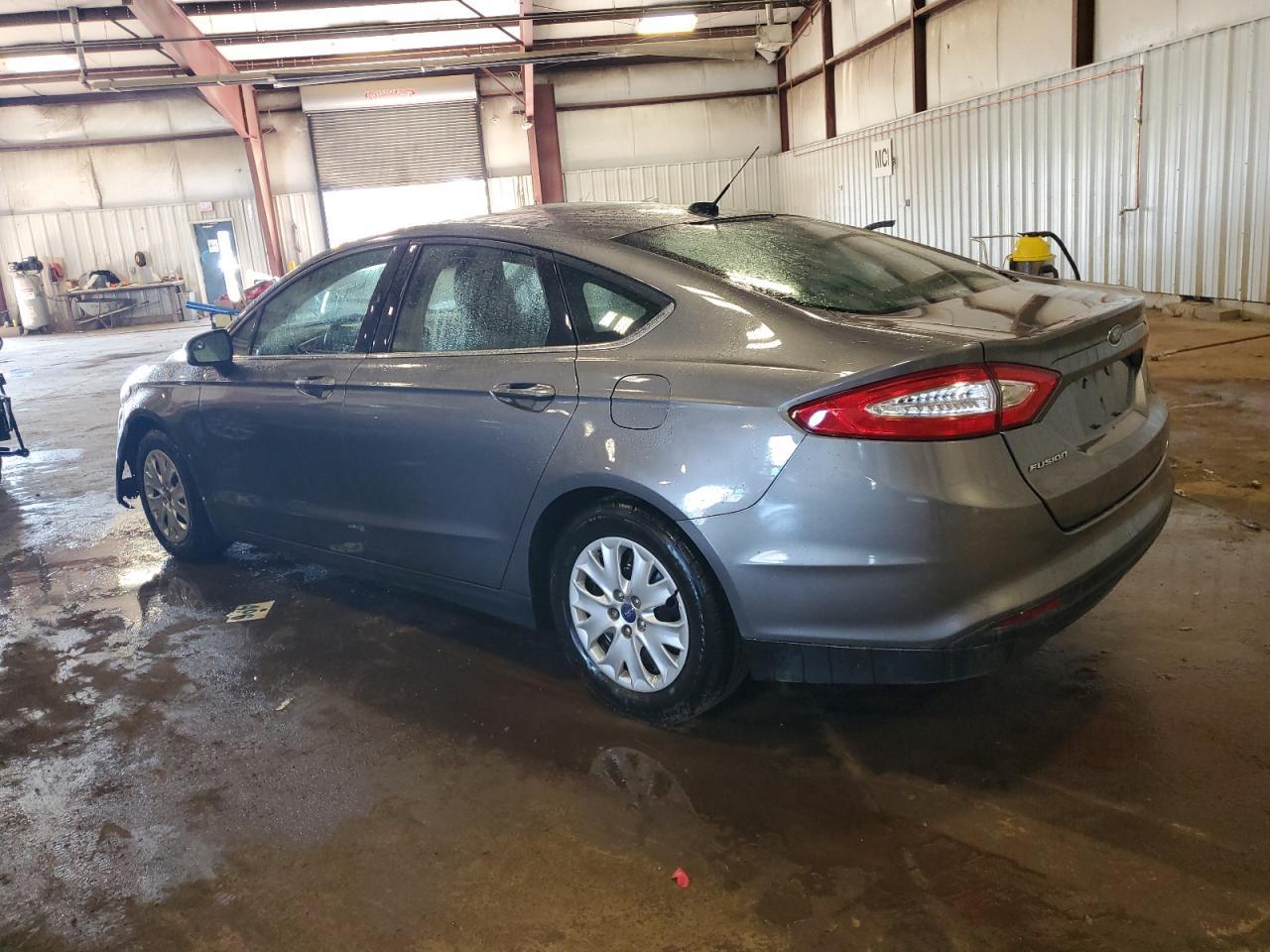 2013 Ford Fusion S - Фото 2