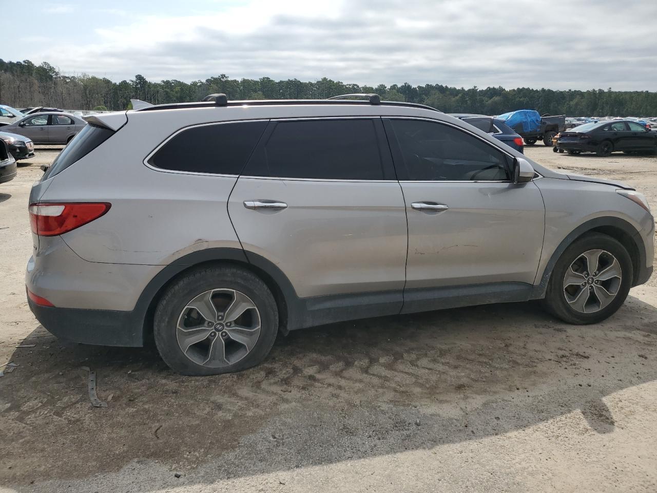 2016 Hyundai Santa Fe Se - Image 3