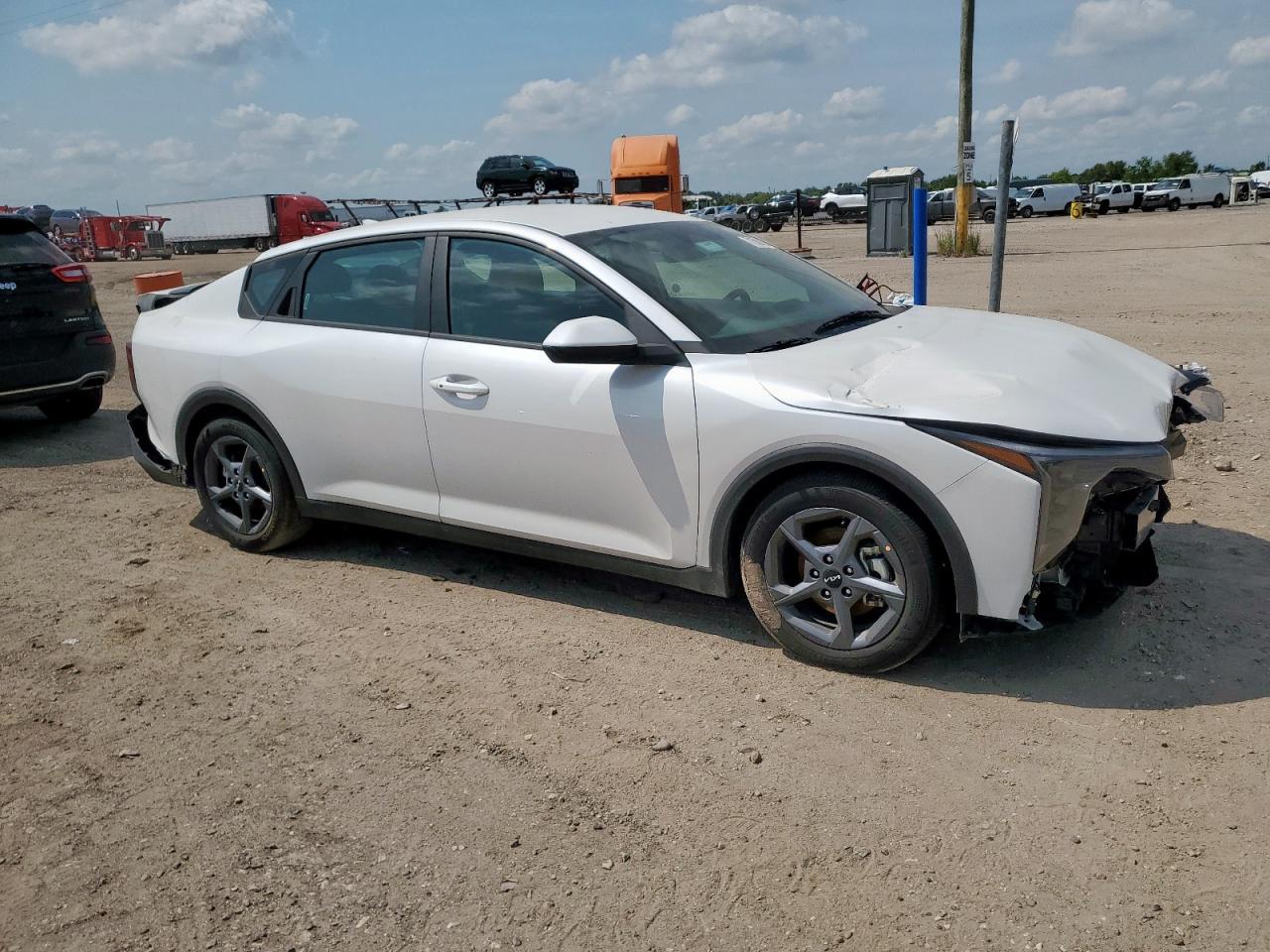 2025 Kia K4 - Image 4