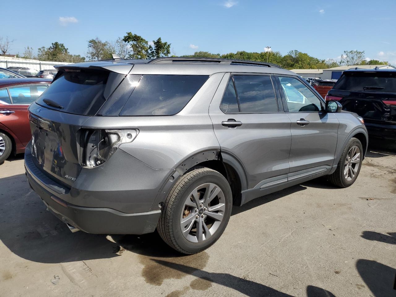 2023 Ford Explorer Xlt - Image 3
