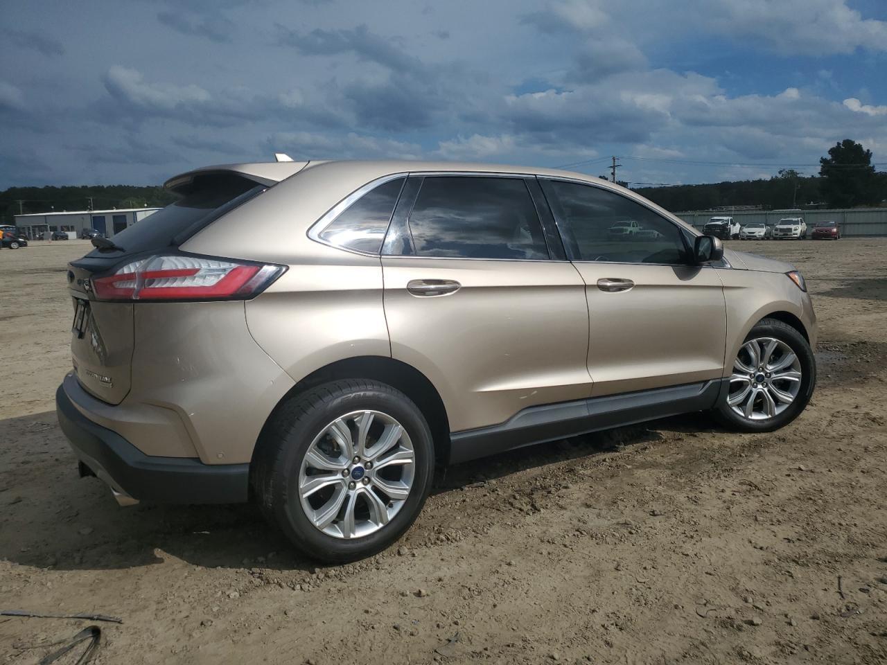 2020 Ford Edge Titanium - Фото 3