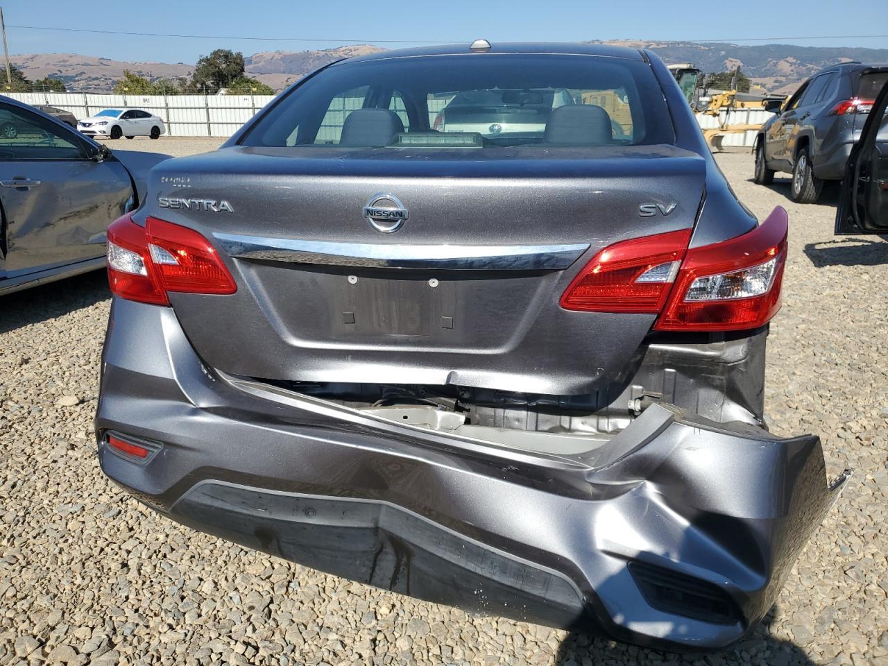 2017 Nissan Sentra S - Фото 6