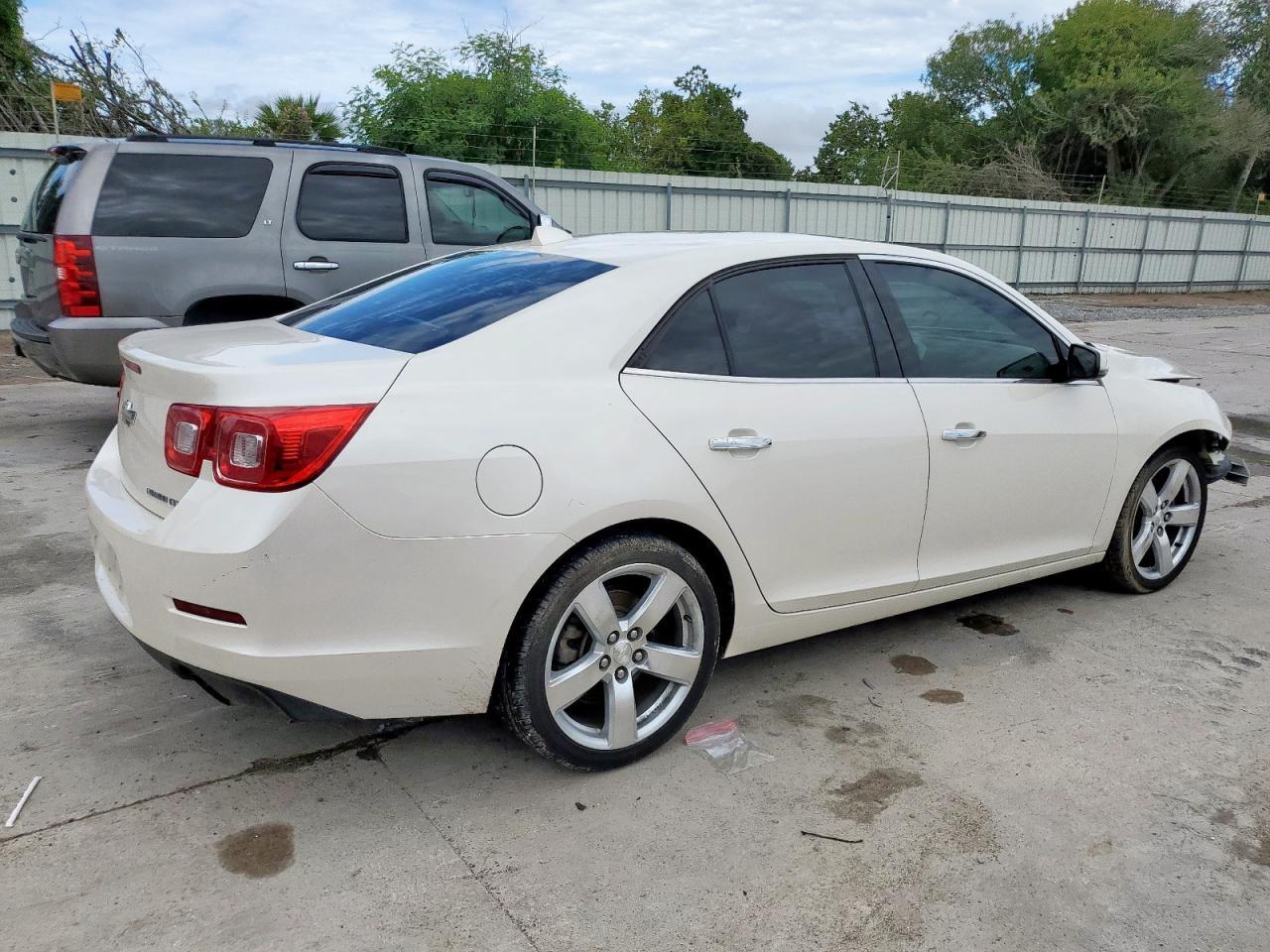 2013 Chevrolet Malibu Ltz - Image 3