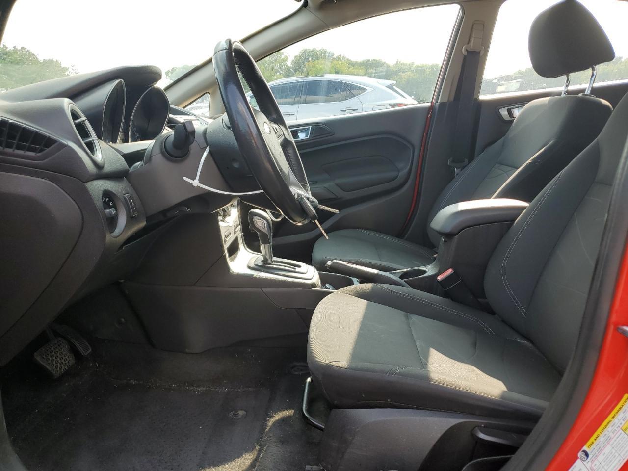 2015 Ford Fiesta Se - Фото 7