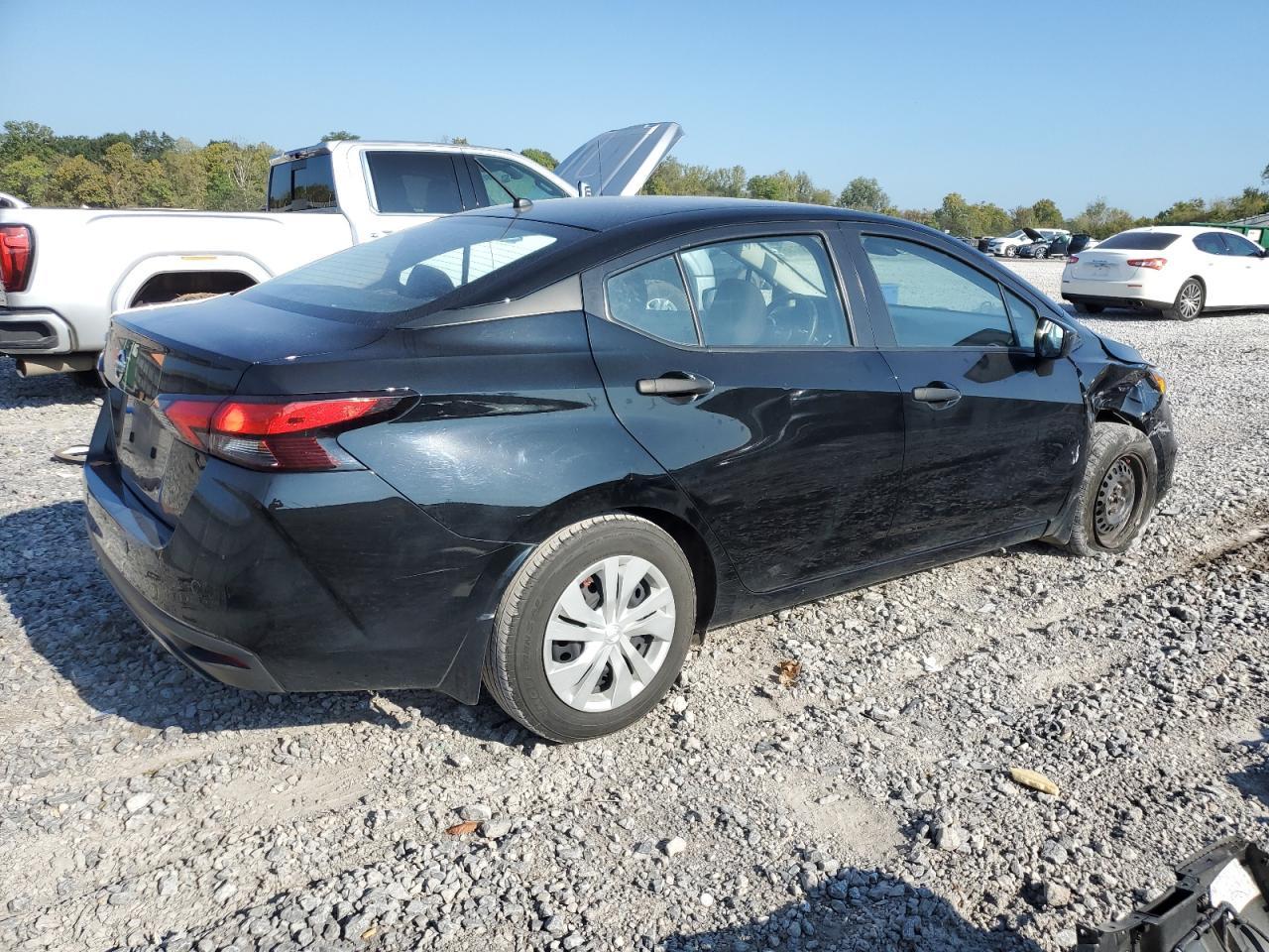 2021 Nissan Versa S - Image 3