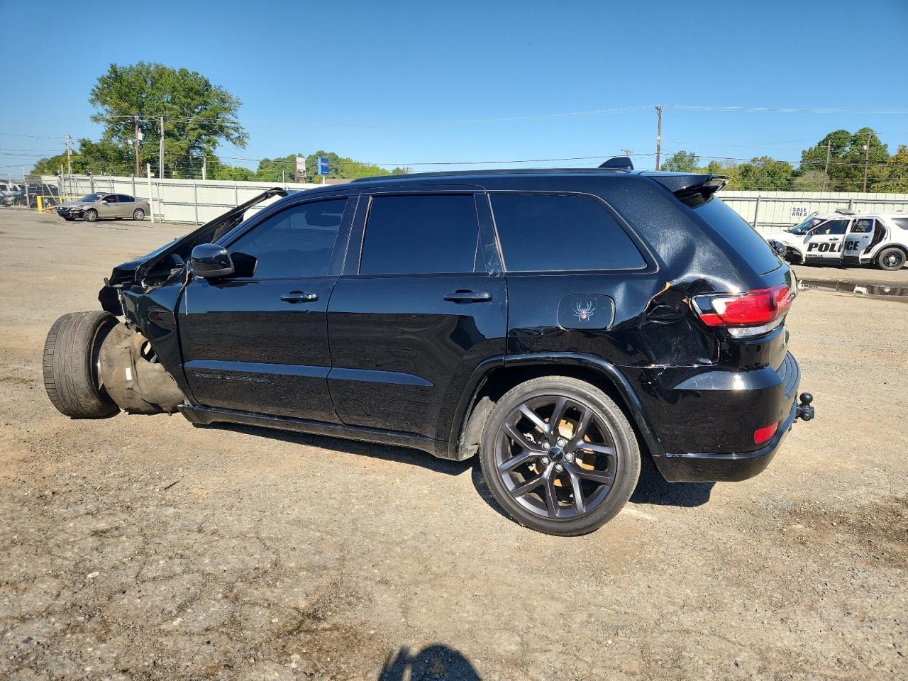 2020 Jeep Grand Cherokee Laredo - Image 2