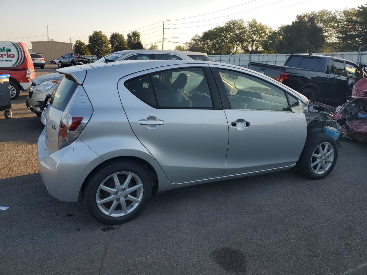 2012 Toyota Prius C - Image 3