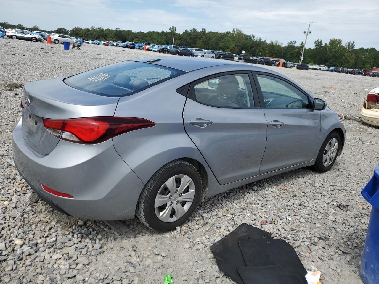 2016 Hyundai Elantra Se - Фото 3