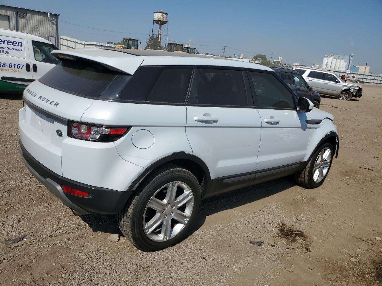 2015 Land Rover Range Rover Evoque Pure Plus - Image 3