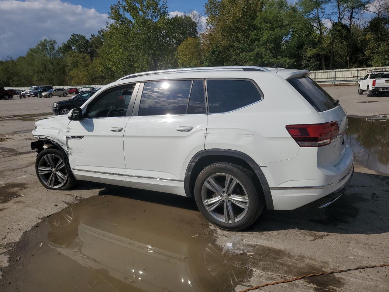 2018 Volkswagen Atlas Se - Image 2