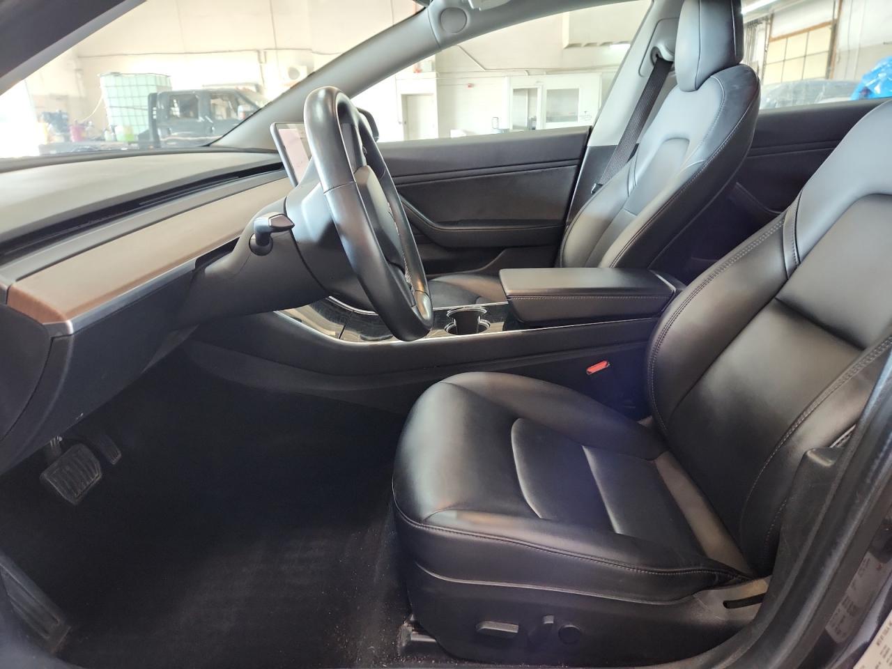 2018 Tesla Model 3 - Фото 7